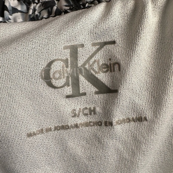 Set of 2 Calvin Klein Women’s Black/White Lined Athletic Shorts Size Small - Picture 6 of 8